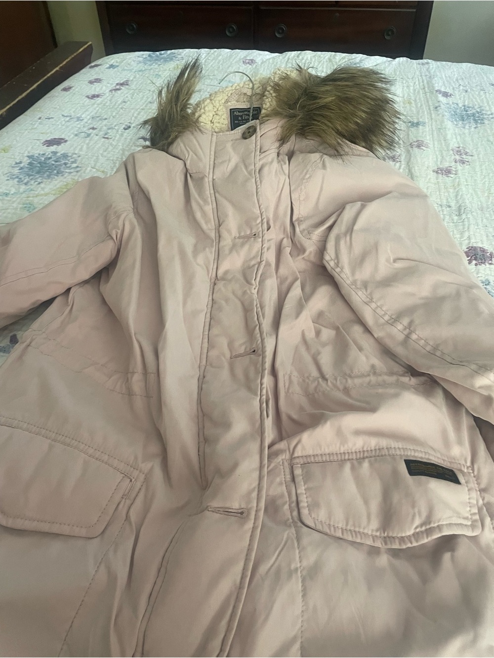 Abercrombie & Fitch Light Pink Hooded Puffer Parka with Faux Fur Trim